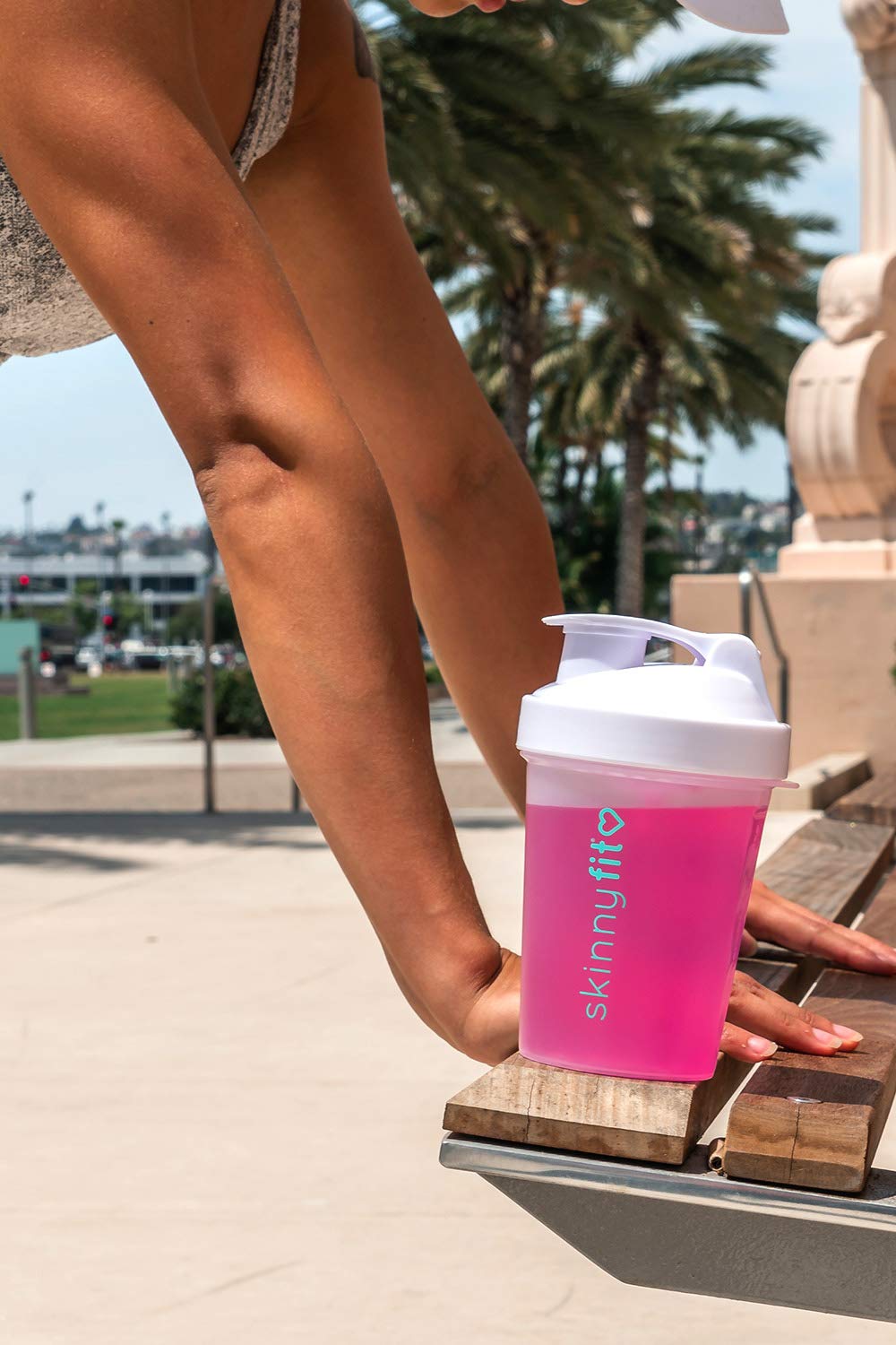 SkinnyFit Super Shaker Bottle 20oz. BPA free with Mixing Grid Technology, Leak Proof SkinnyFit buy supplements canada