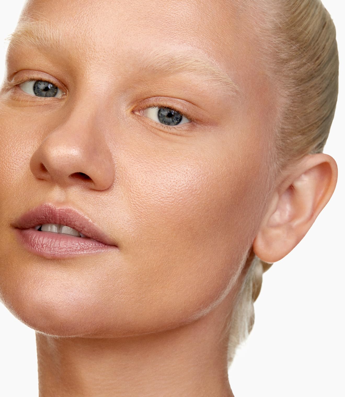 MAKE Beauty Diffusion Dew Skin Tint. Sheer to Medium Coverage Radiant Finish. Blurring, Smoothing, and Brightening for Glowing Complexion. Enhanced with Niacinamide and Adenosine. Tan 06 MAKE buy supplements canada