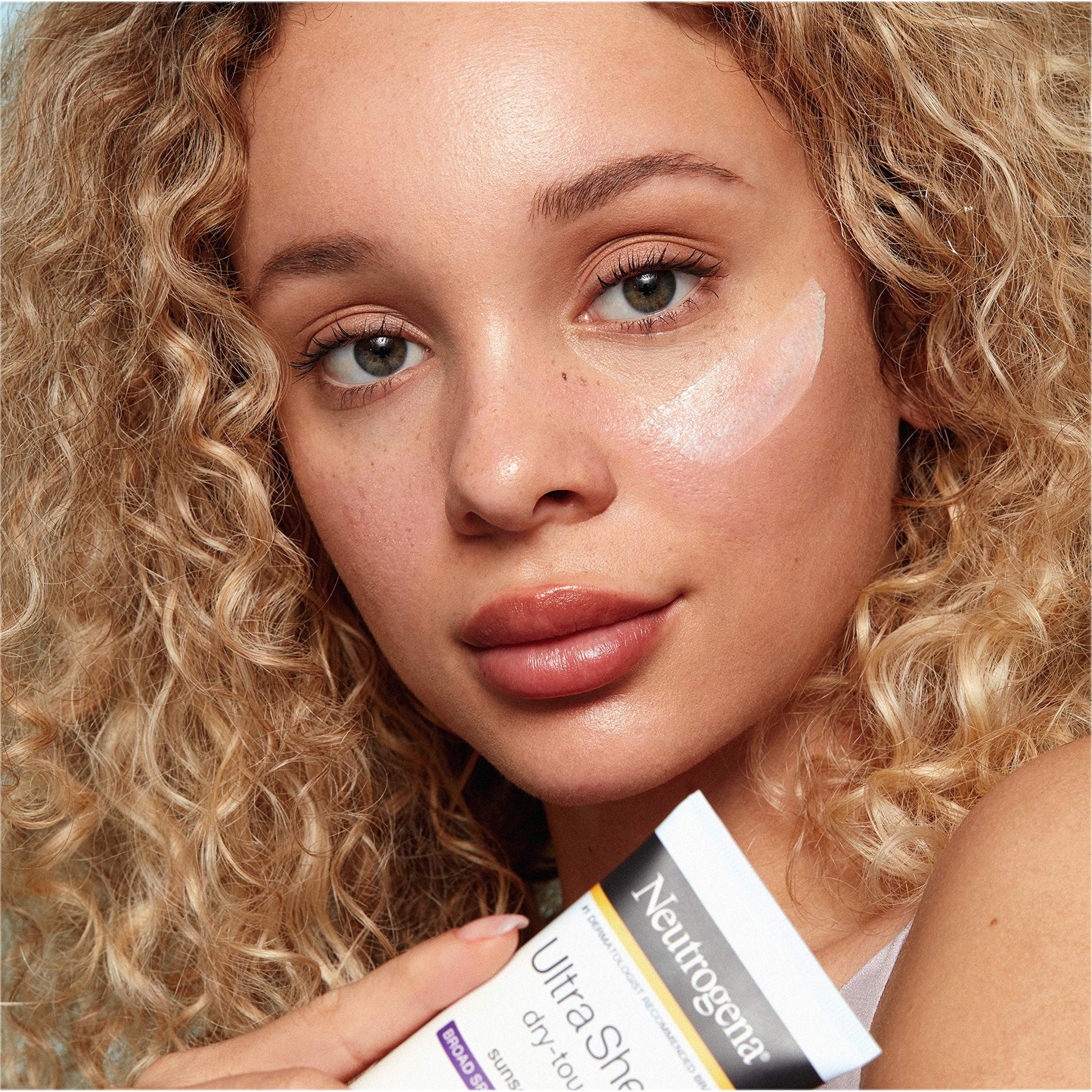 Neutrogena Ultra Sheer Dry-Touch Water Resistant and Non-Greasy Sunscreen Neutrogena buy supplements canada